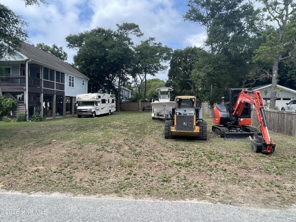 107 NE 35th Street , Oak Island, NC 28465