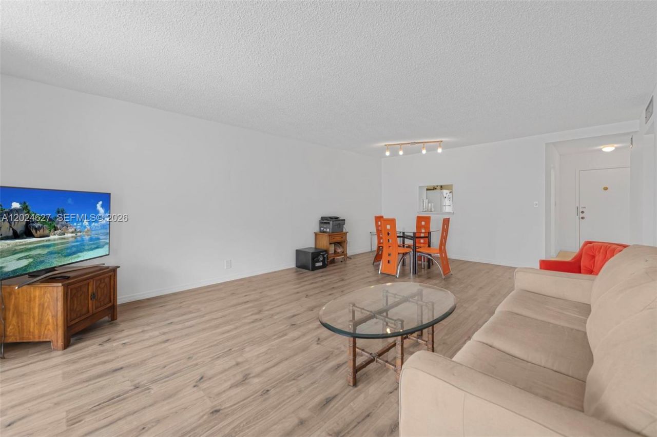 500 NE 12th Ave , Unit 407, Hallandale Beach, FL 33009 Photo