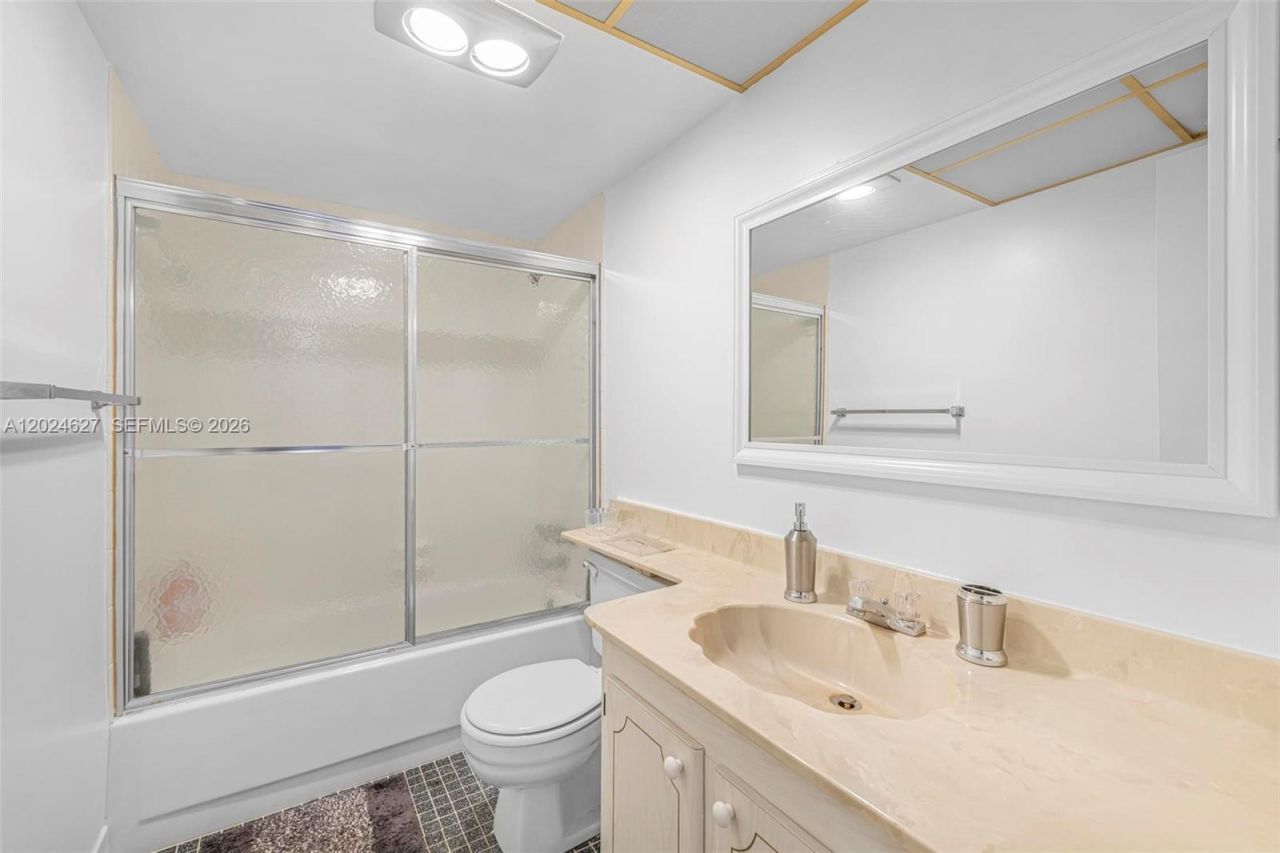 500 NE 12th Ave , Unit 407, Hallandale Beach, FL 33009 Photo