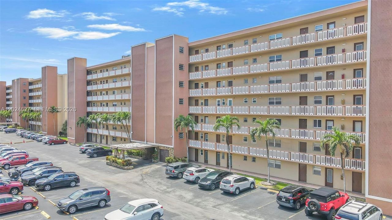 500 NE 12th Ave , Unit 407, Hallandale Beach, FL 33009 Photo