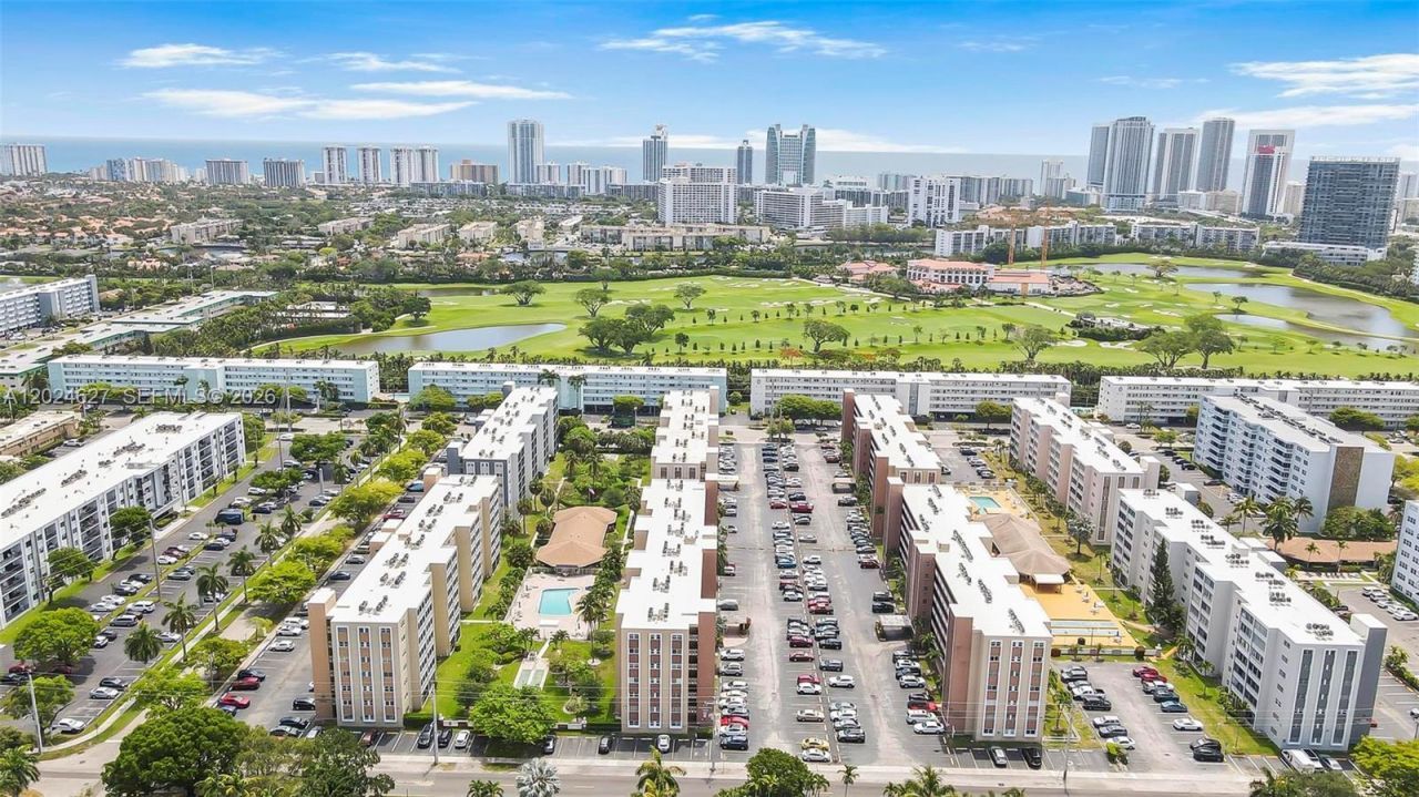 500 NE 12th Ave , Unit 407, Hallandale Beach, FL 33009 Photo