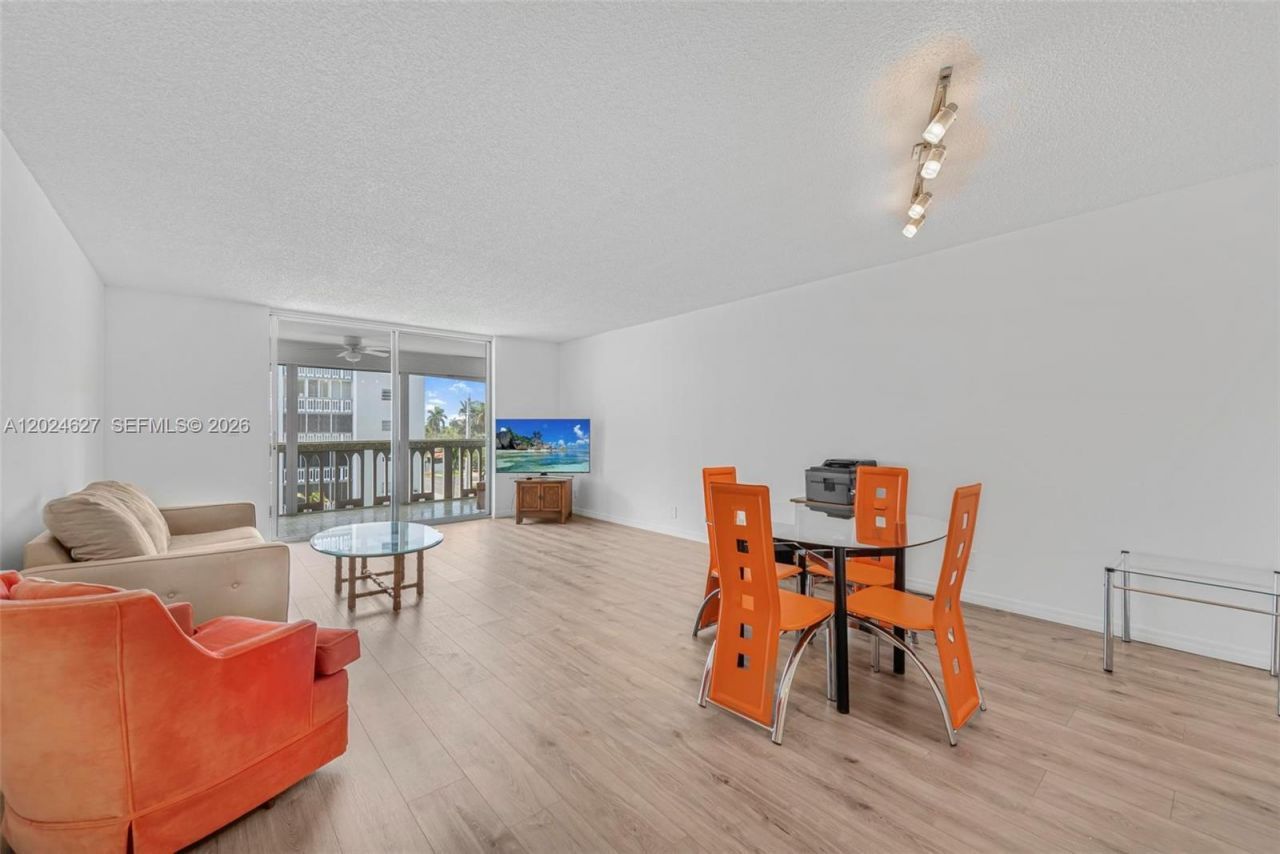 500 NE 12th Ave , Unit 407, Hallandale Beach, FL 33009 Photo