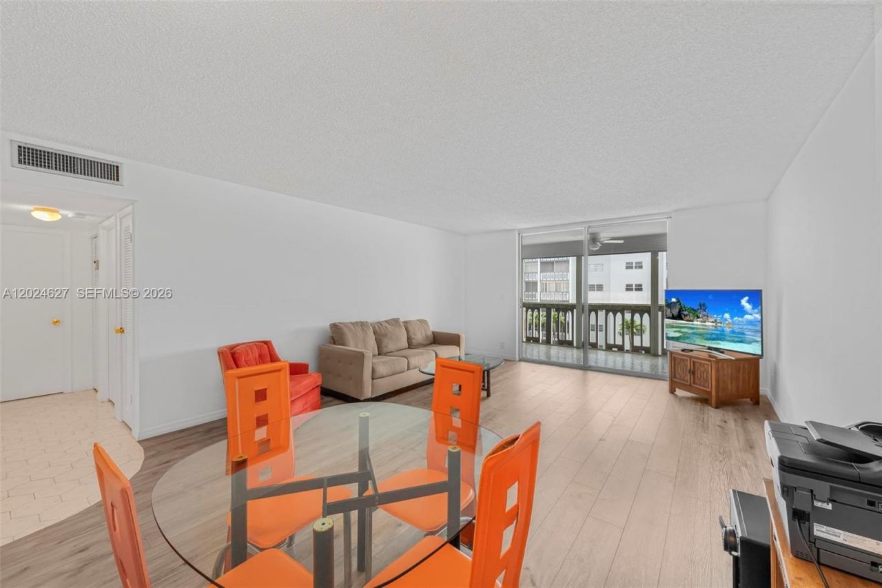 500 NE 12th Ave , Unit 407, Hallandale Beach, FL 33009 Photo