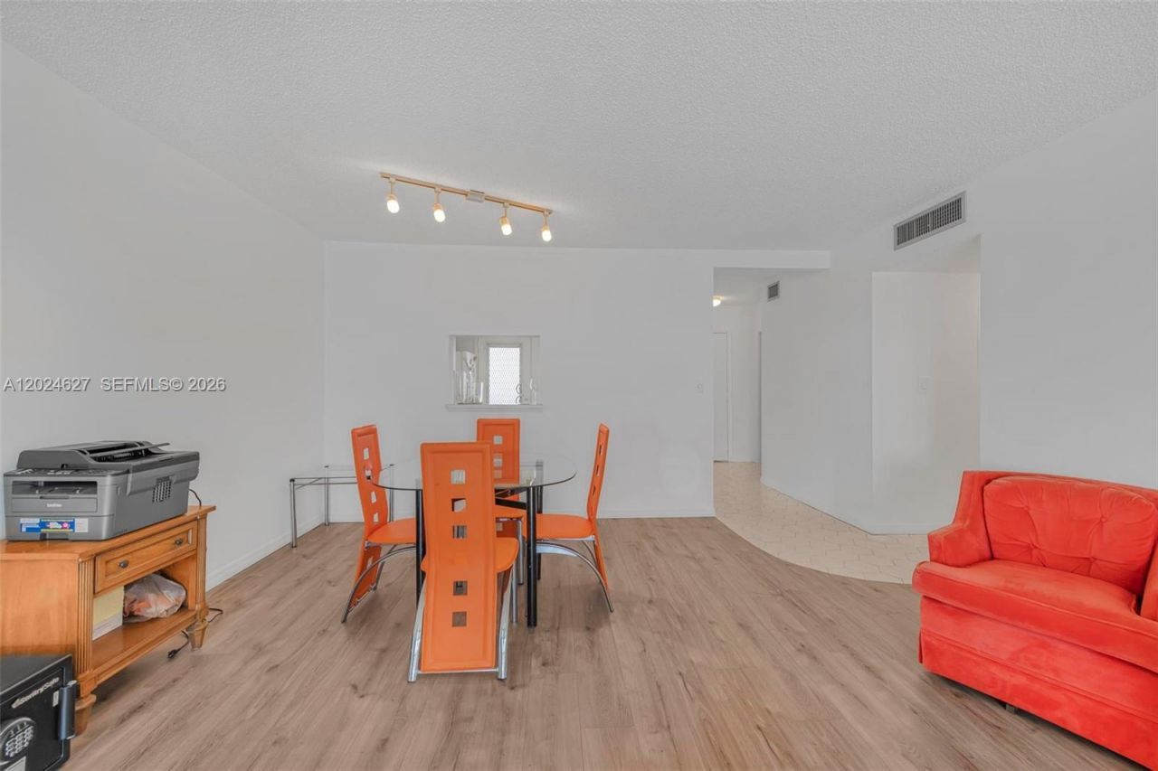 500 NE 12th Ave , Unit 407, Hallandale Beach, FL 33009 Photo
