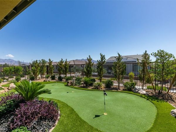 10184 Chrysolite , Las Vegas, NV 89143