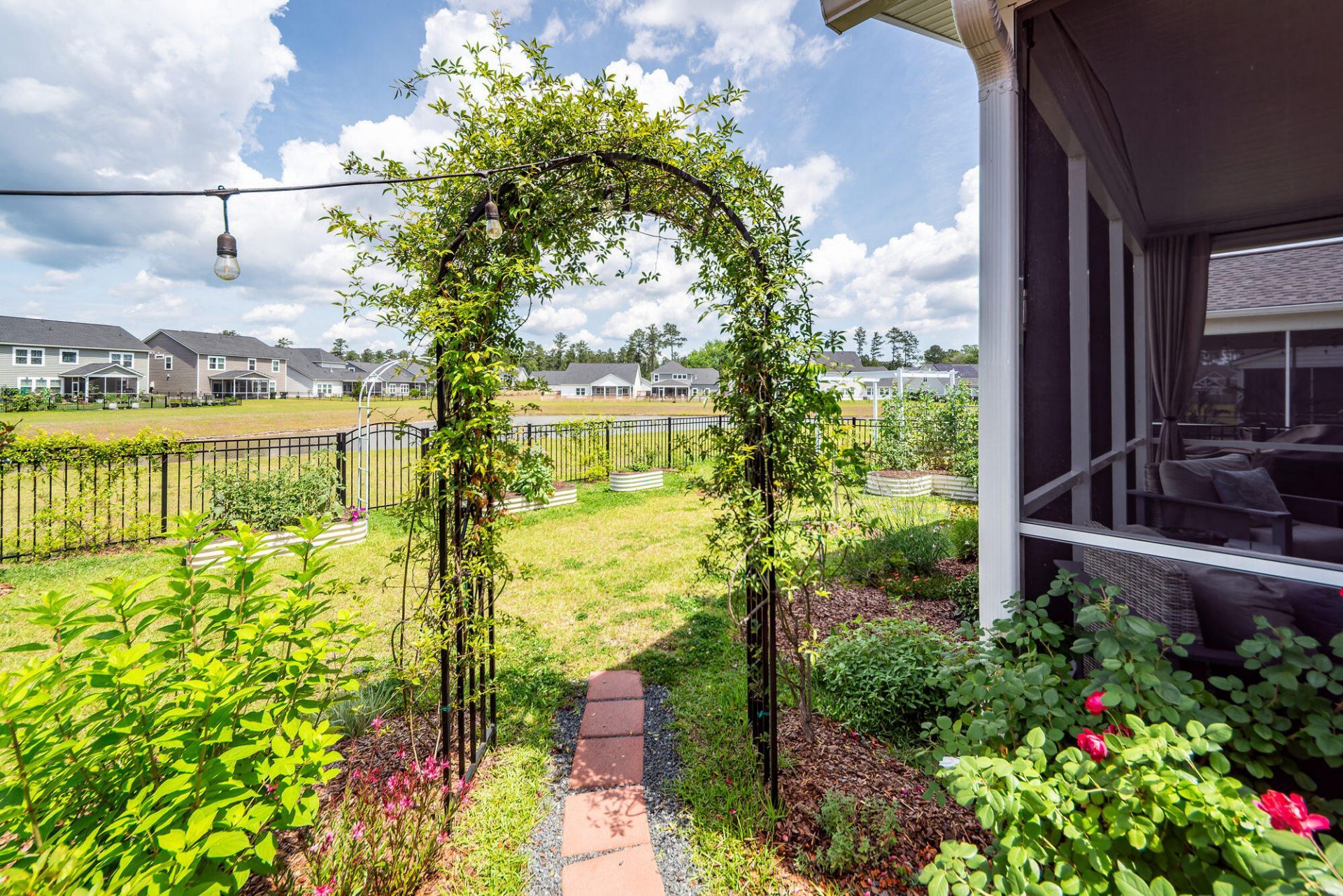 472 Richfield Way Photo 33
