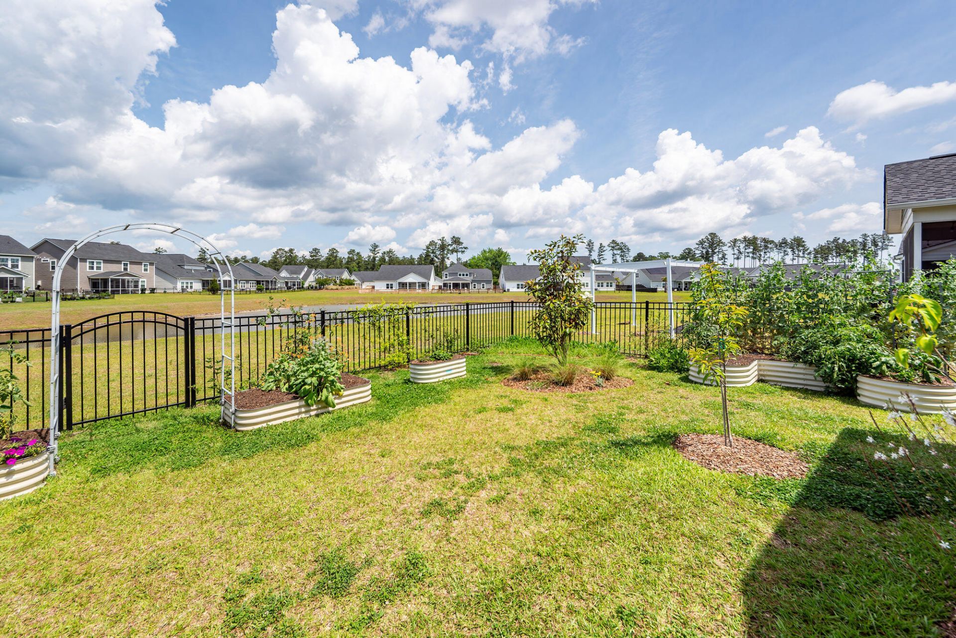 472 Richfield Way Photo 34