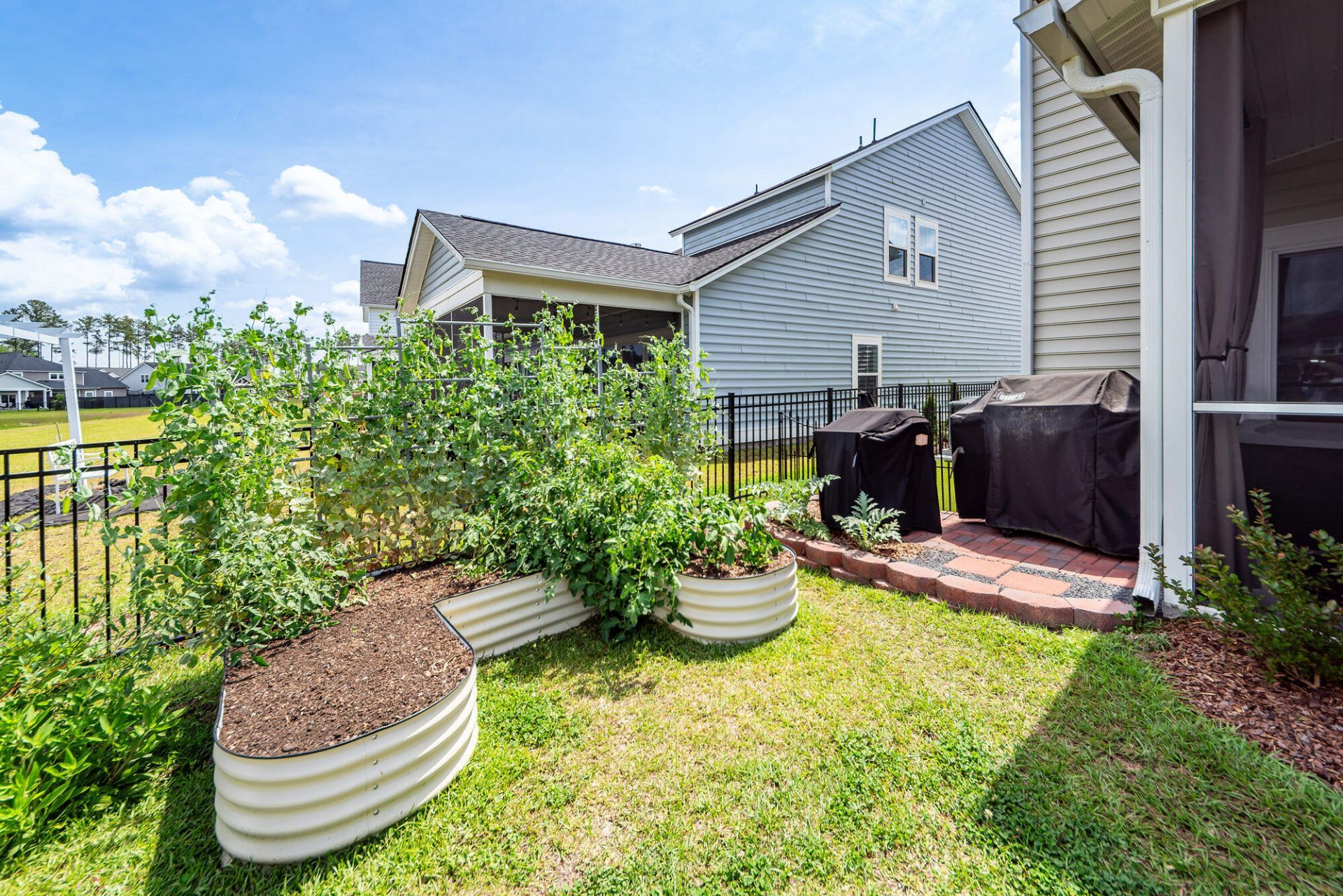 472 Richfield Way Photo 41