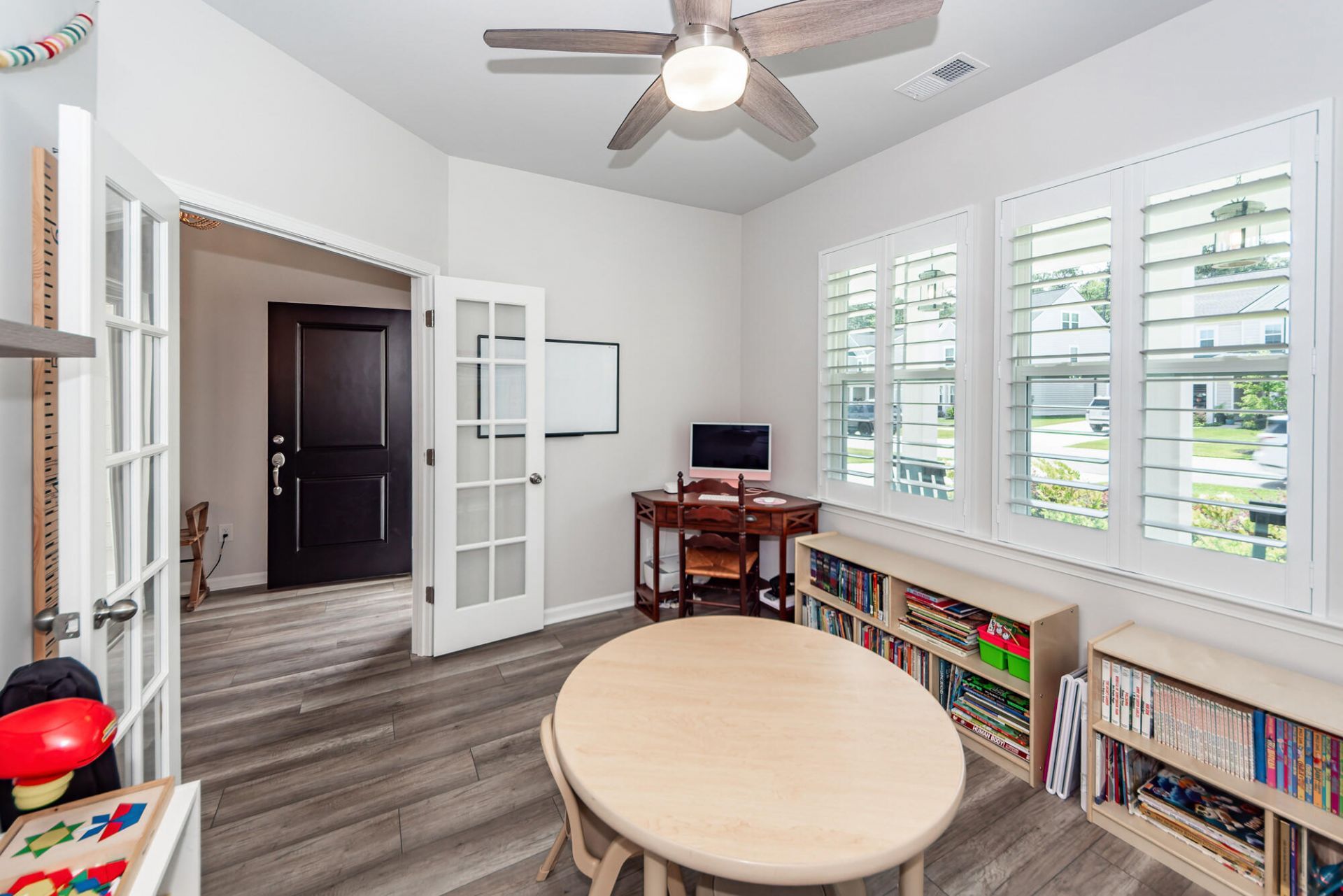 472 Richfield Way Photo 8
