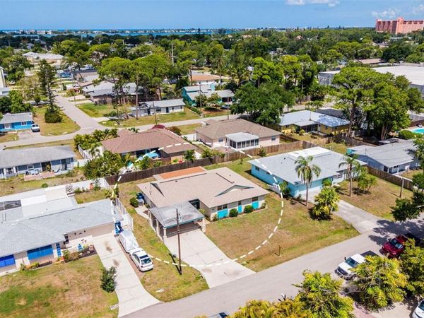 8824 PHYLISS AVENUE , SARASOTA, FL 34231