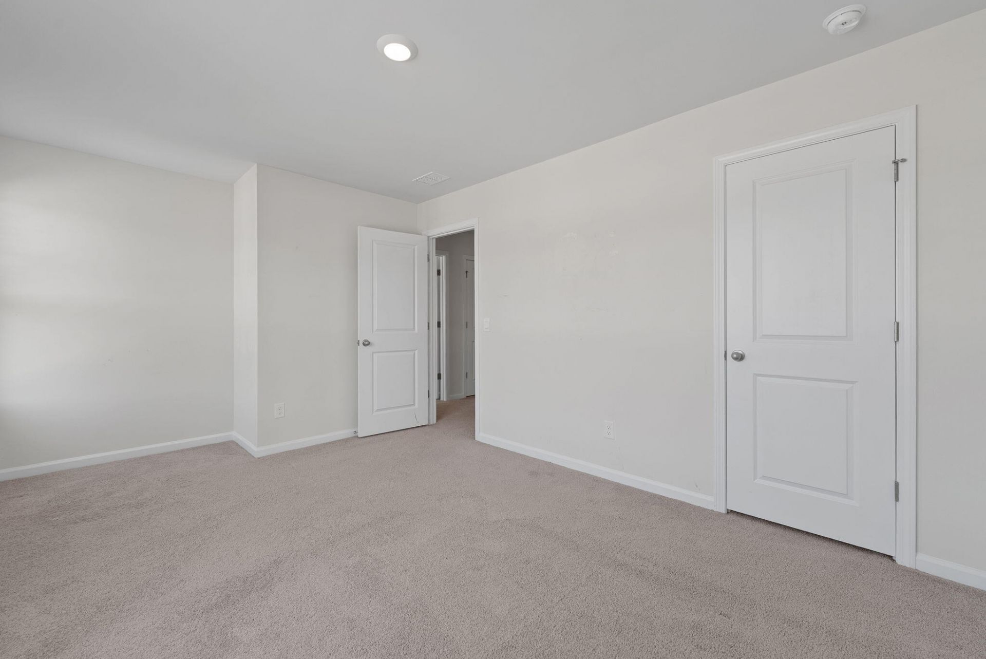 114 Haventree Court Photo 30