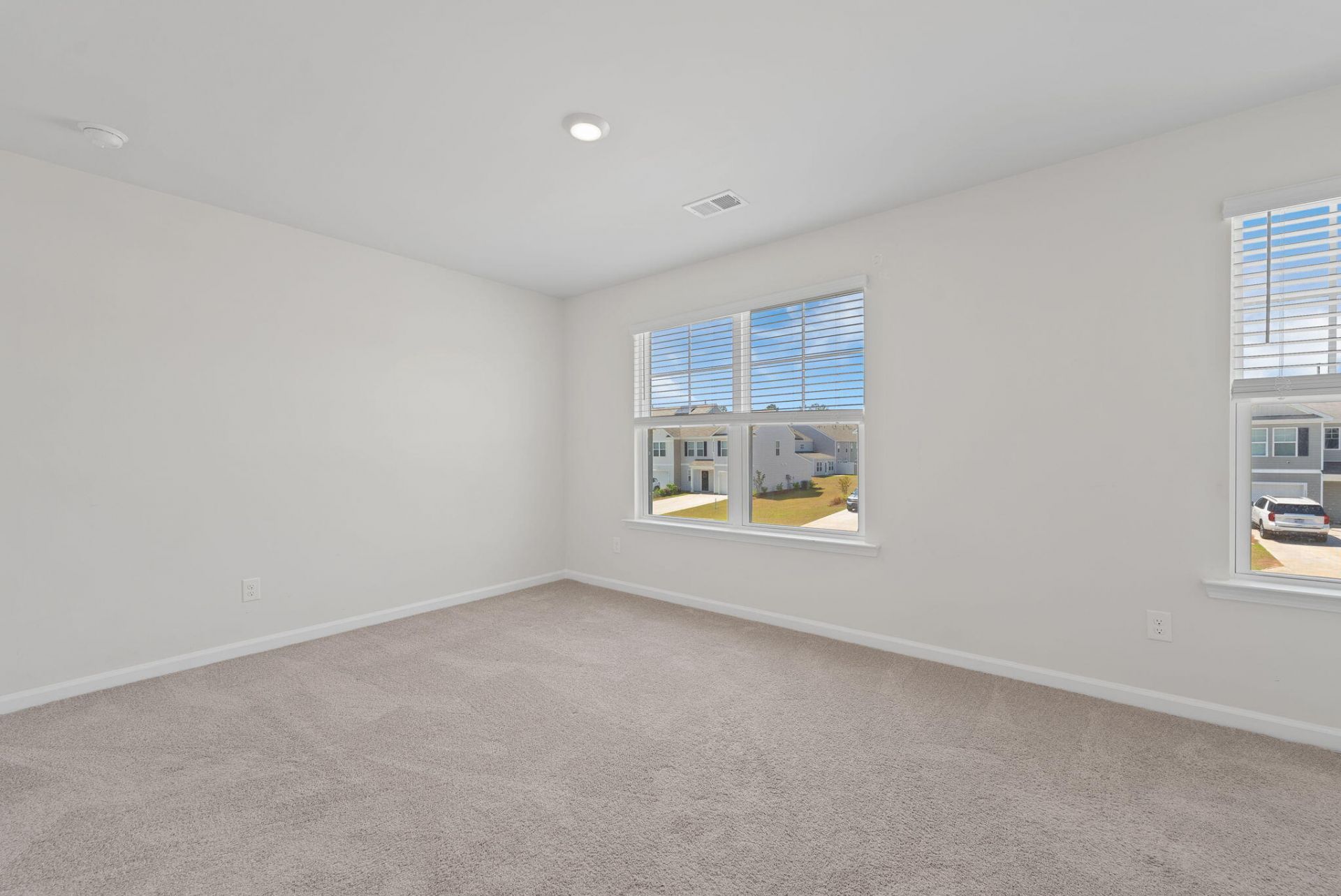 114 Haventree Court Photo 31