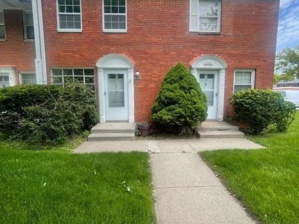 22651 Fox , Unit I, Euclid, OH 44123