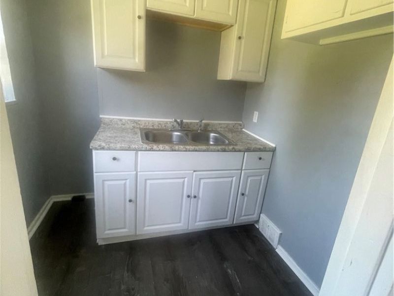 490 Kenwood Drive, Unit J, Euclid, OH 44123 Photo 5
