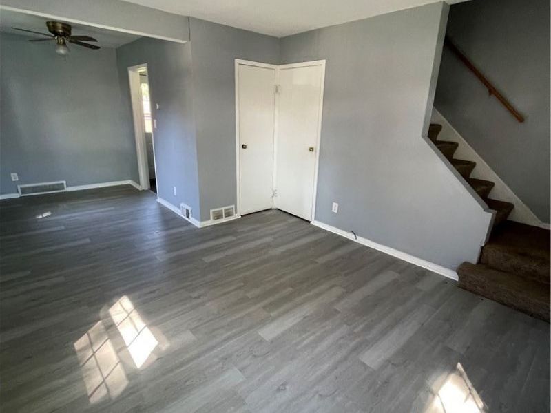 490 Kenwood Drive, Unit J, Euclid, OH 44123 Photo 9