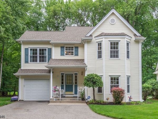 11 Burnham Dr, Pequannock, NJ 07444