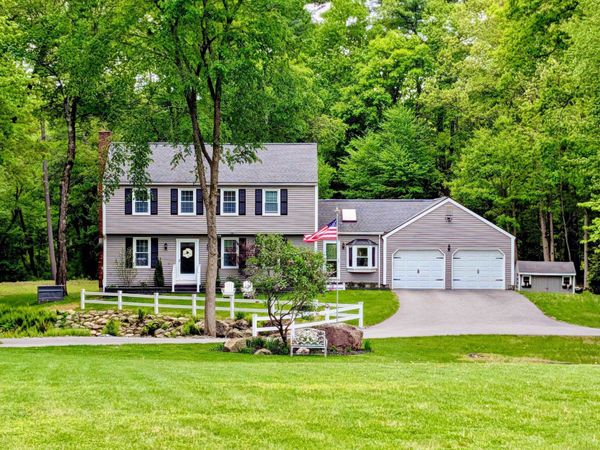 71 Wentworth Drive, Bedford, NH 03110