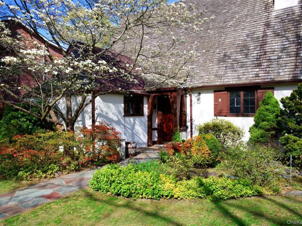 3 Brompton Road, Garden City, NY 11530