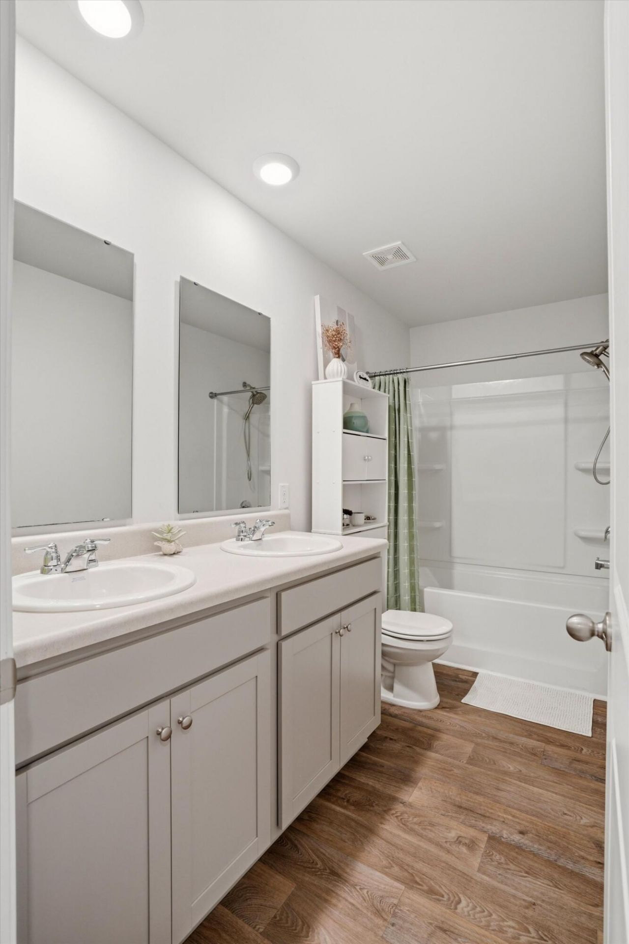 221 Cozy Brook Court Photo 17
