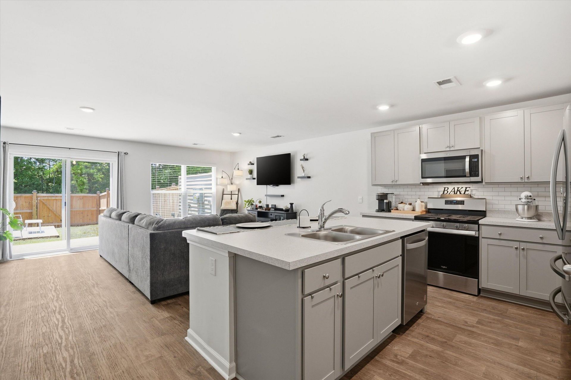 221 Cozy Brook Court Photo 6