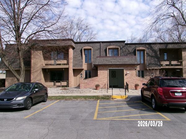 405 Old Stone Road , Unit E2, Munster, IN 46321