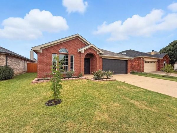4720 Topaz Lane, Granbury, TX 76049
