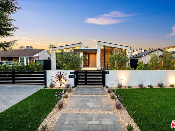 15161 Weddington Street, Sherman Oaks, CA 91411