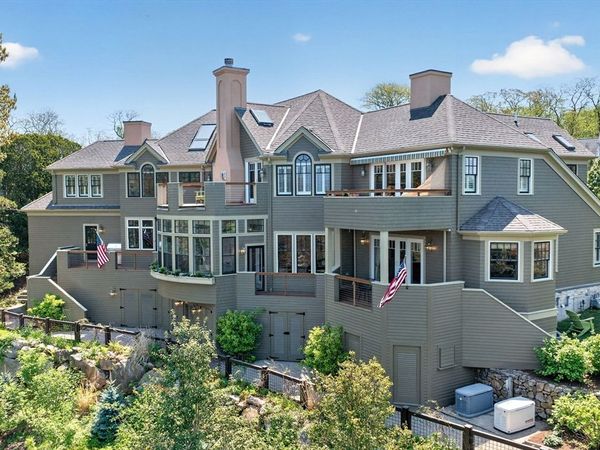 15 Clowes Drive, Falmouth, MA 02540