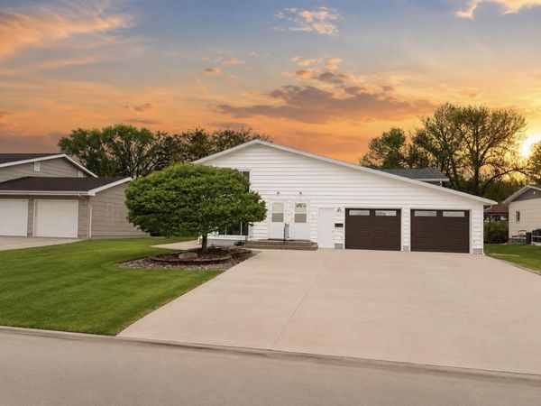 1512 1/2 S 5th Street, Aberdeen, SD 57401