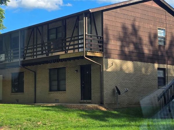 10 Yorkshire Lane , Shiloh, IL 62221