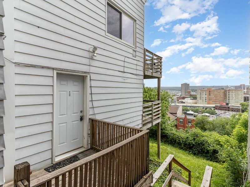 421 Oregon Street, Cincinnati, OH 45202 Photo 3