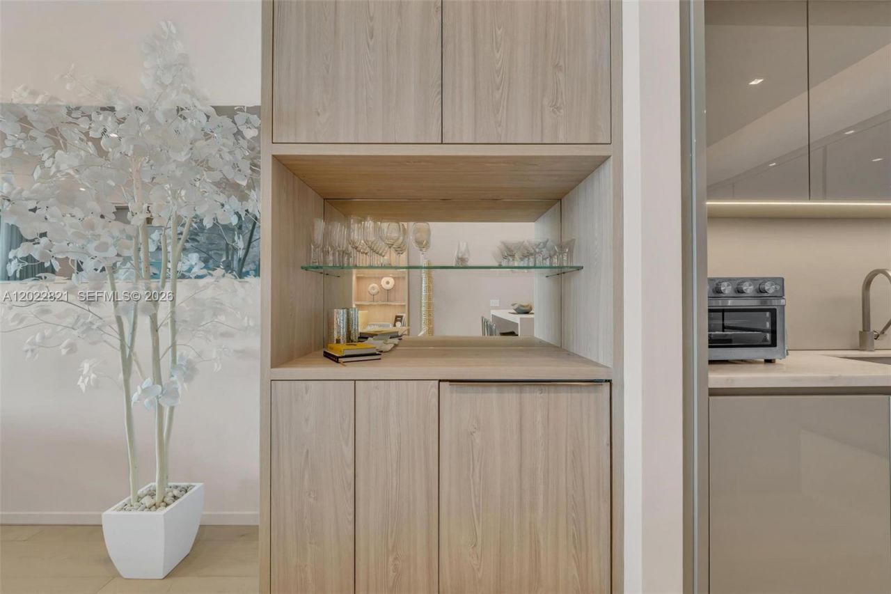 18975 Collins Ave , Unit 2802, Sunny Isles Beach, FL 33160 Photo