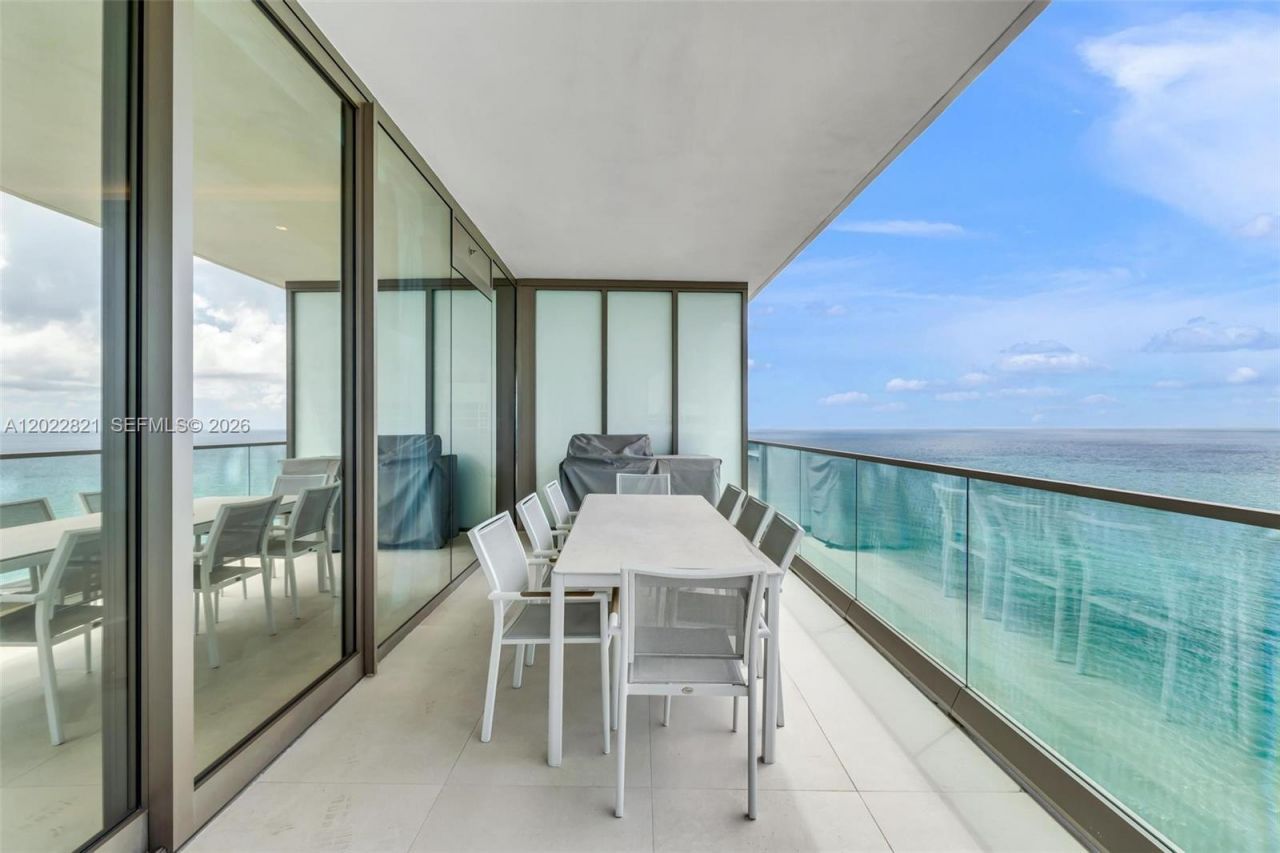 18975 Collins Ave , Unit 2802, Sunny Isles Beach, FL 33160 Photo