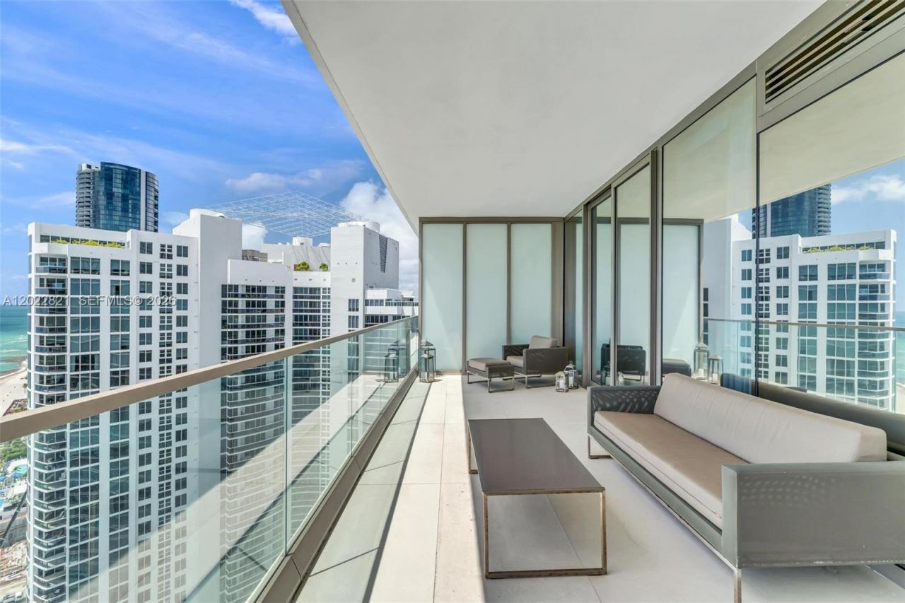 18975 Collins Ave , Unit 2802, Sunny Isles Beach, FL 33160 Photo