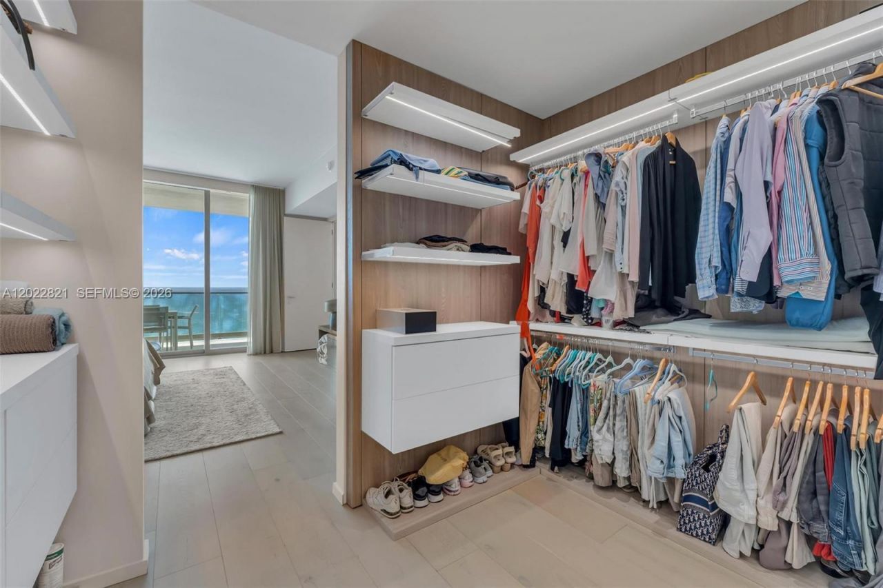 18975 Collins Ave , Unit 2802, Sunny Isles Beach, FL 33160 Photo