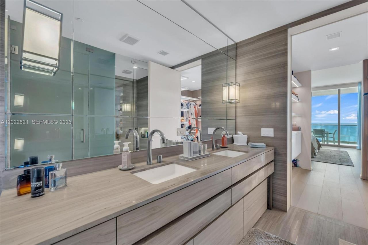 18975 Collins Ave , Unit 2802, Sunny Isles Beach, FL 33160 Photo