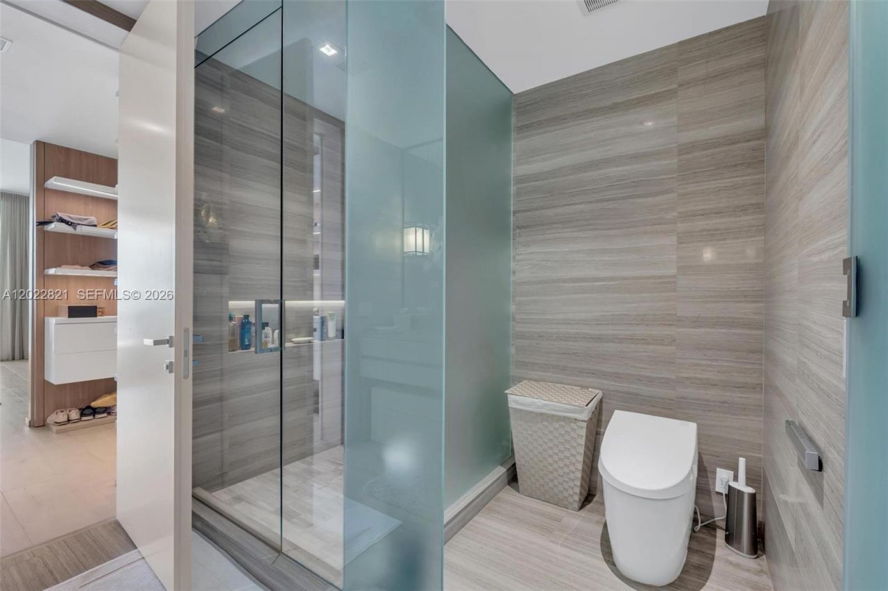 18975 Collins Ave , Unit 2802, Sunny Isles Beach, FL 33160 Photo