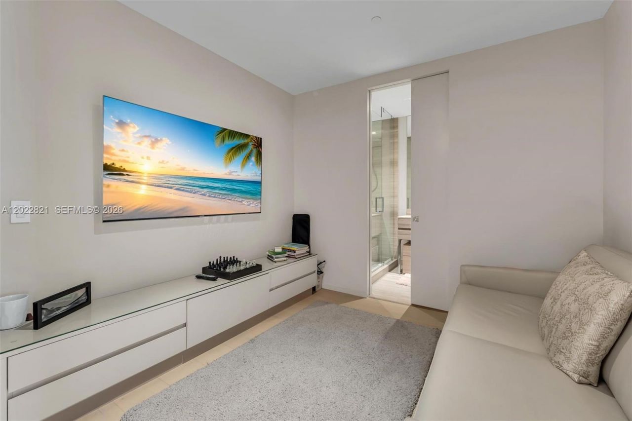18975 Collins Ave , Unit 2802, Sunny Isles Beach, FL 33160 Photo