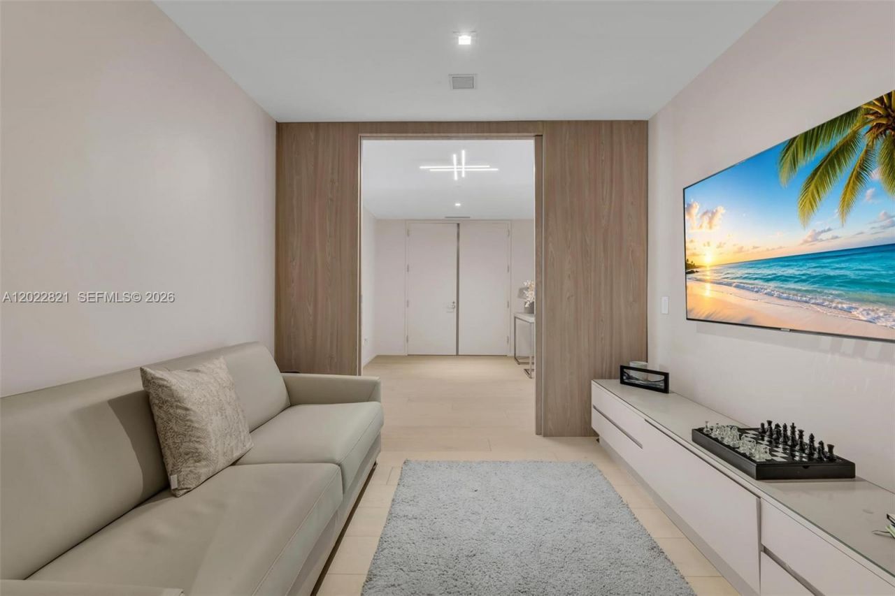 18975 Collins Ave , Unit 2802, Sunny Isles Beach, FL 33160 Photo