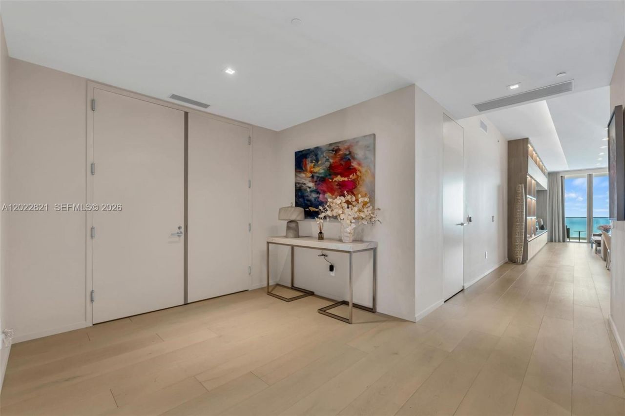 18975 Collins Ave , Unit 2802, Sunny Isles Beach, FL 33160 Photo