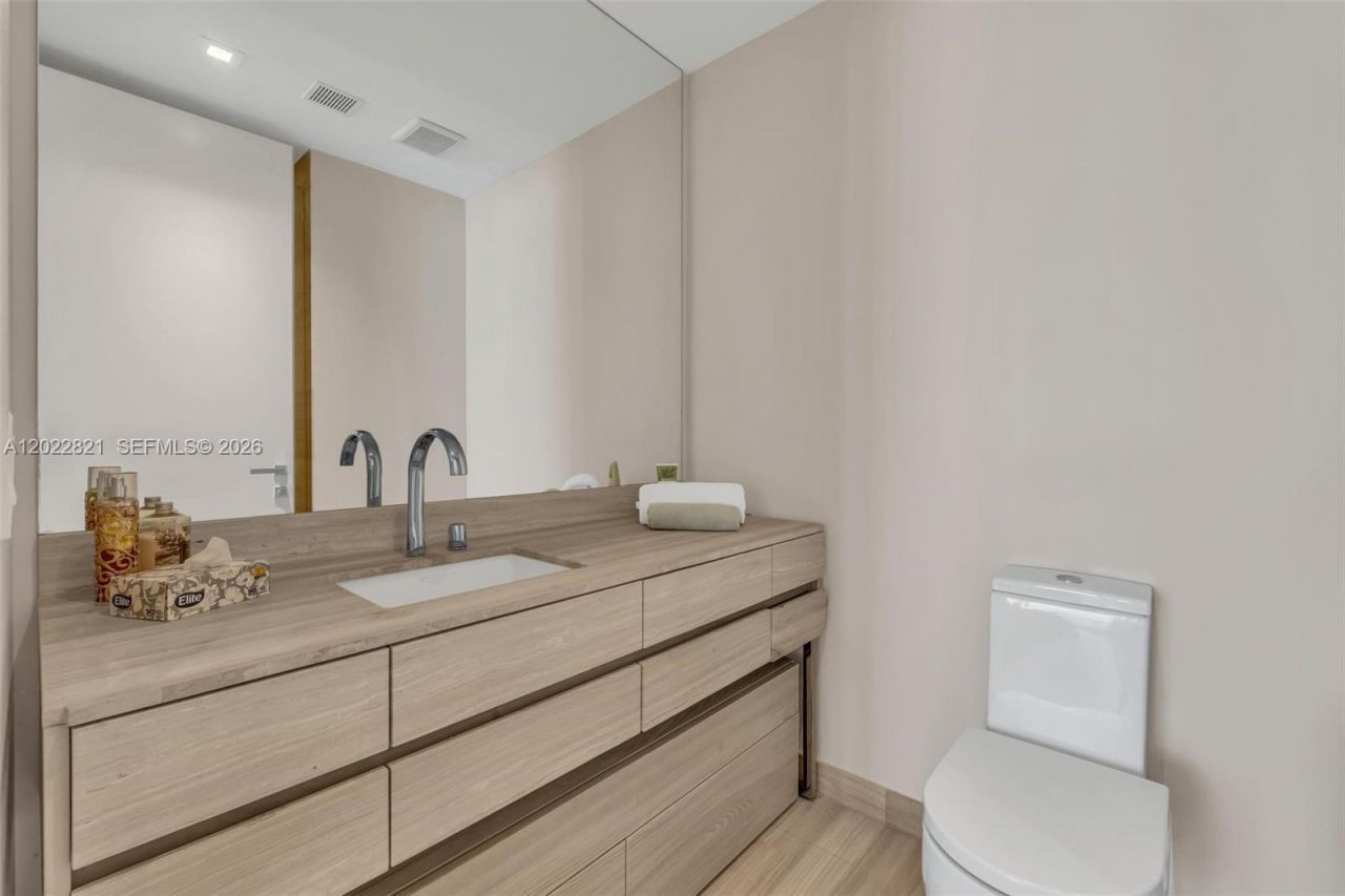 18975 Collins Ave , Unit 2802, Sunny Isles Beach, FL 33160 Photo