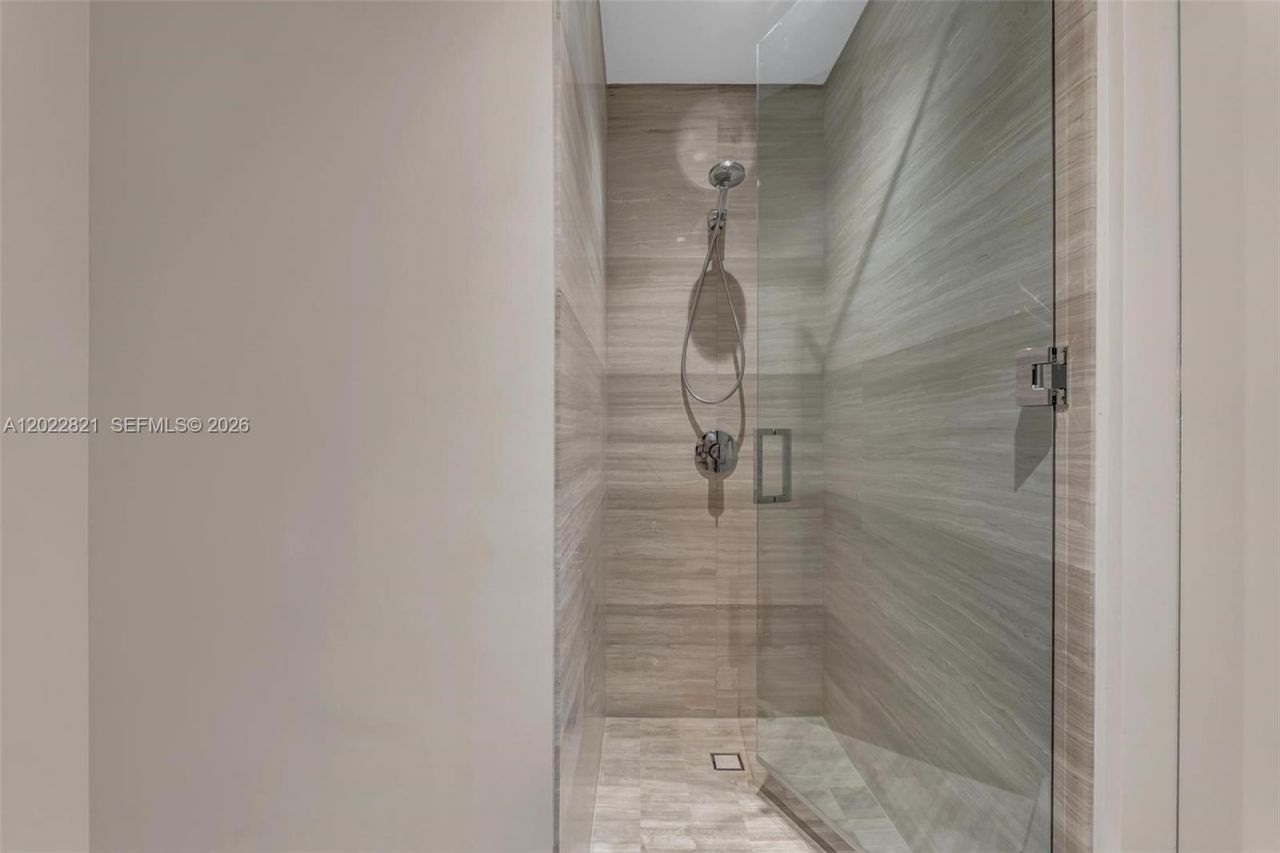 18975 Collins Ave , Unit 2802, Sunny Isles Beach, FL 33160 Photo