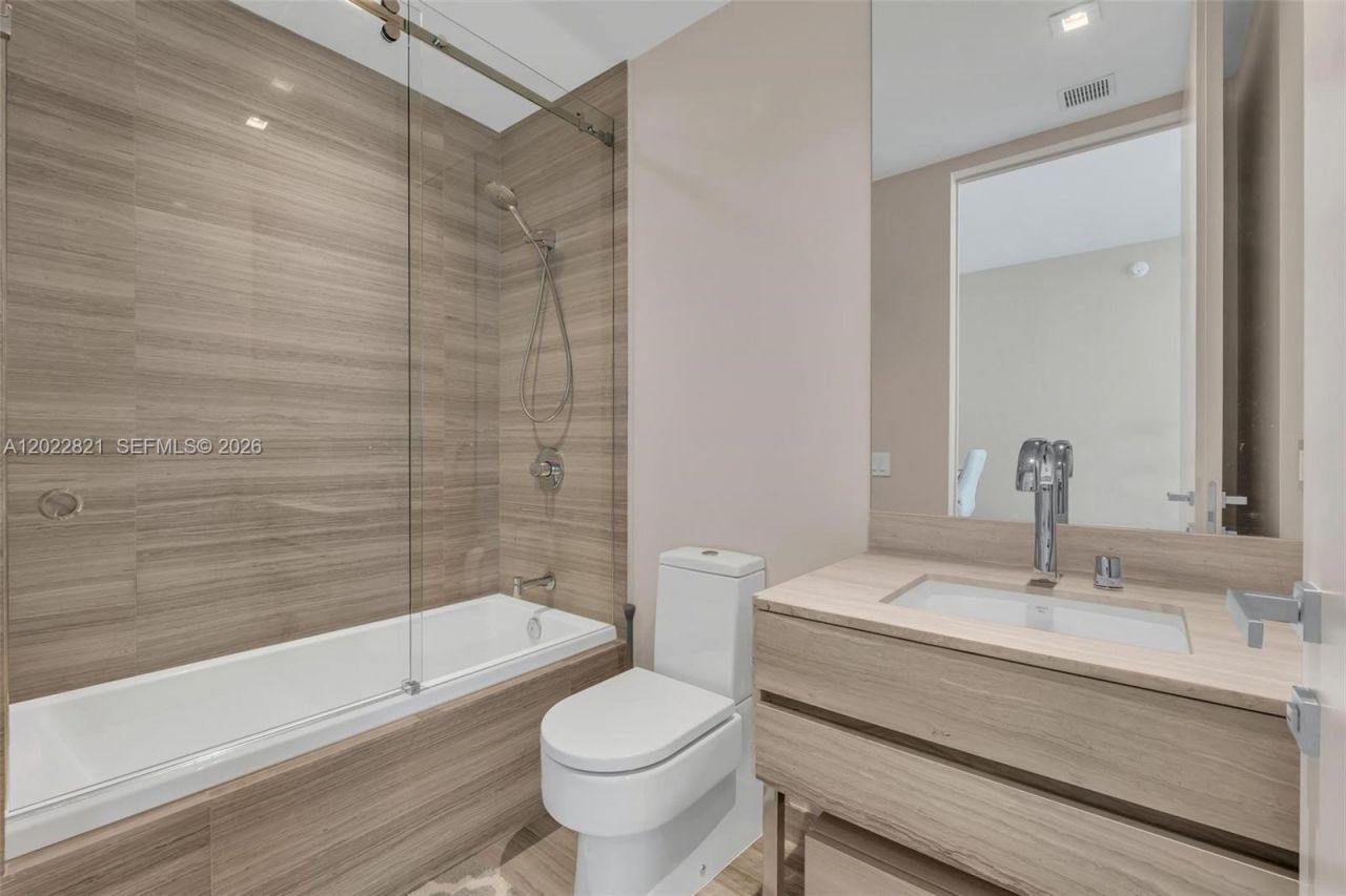 18975 Collins Ave , Unit 2802, Sunny Isles Beach, FL 33160 Photo
