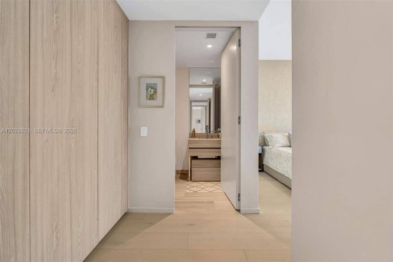 18975 Collins Ave , Unit 2802, Sunny Isles Beach, FL 33160 Photo