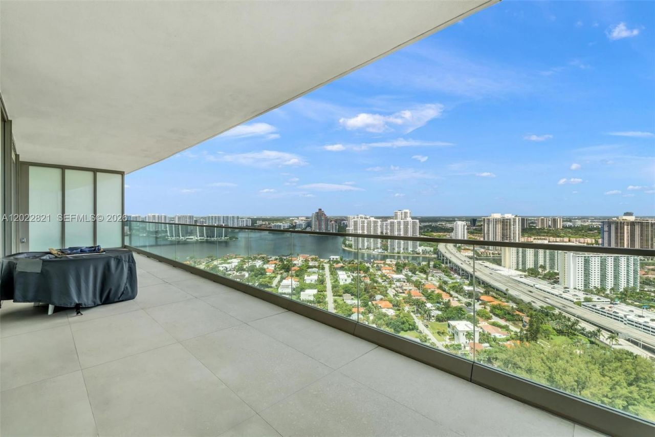 18975 Collins Ave , Unit 2802, Sunny Isles Beach, FL 33160 Photo