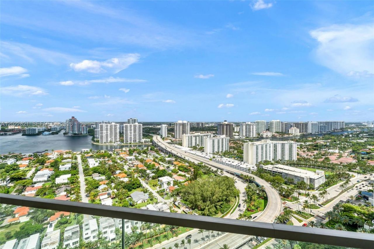18975 Collins Ave , Unit 2802, Sunny Isles Beach, FL 33160 Photo