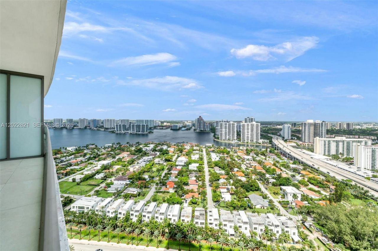 18975 Collins Ave , Unit 2802, Sunny Isles Beach, FL 33160 Photo