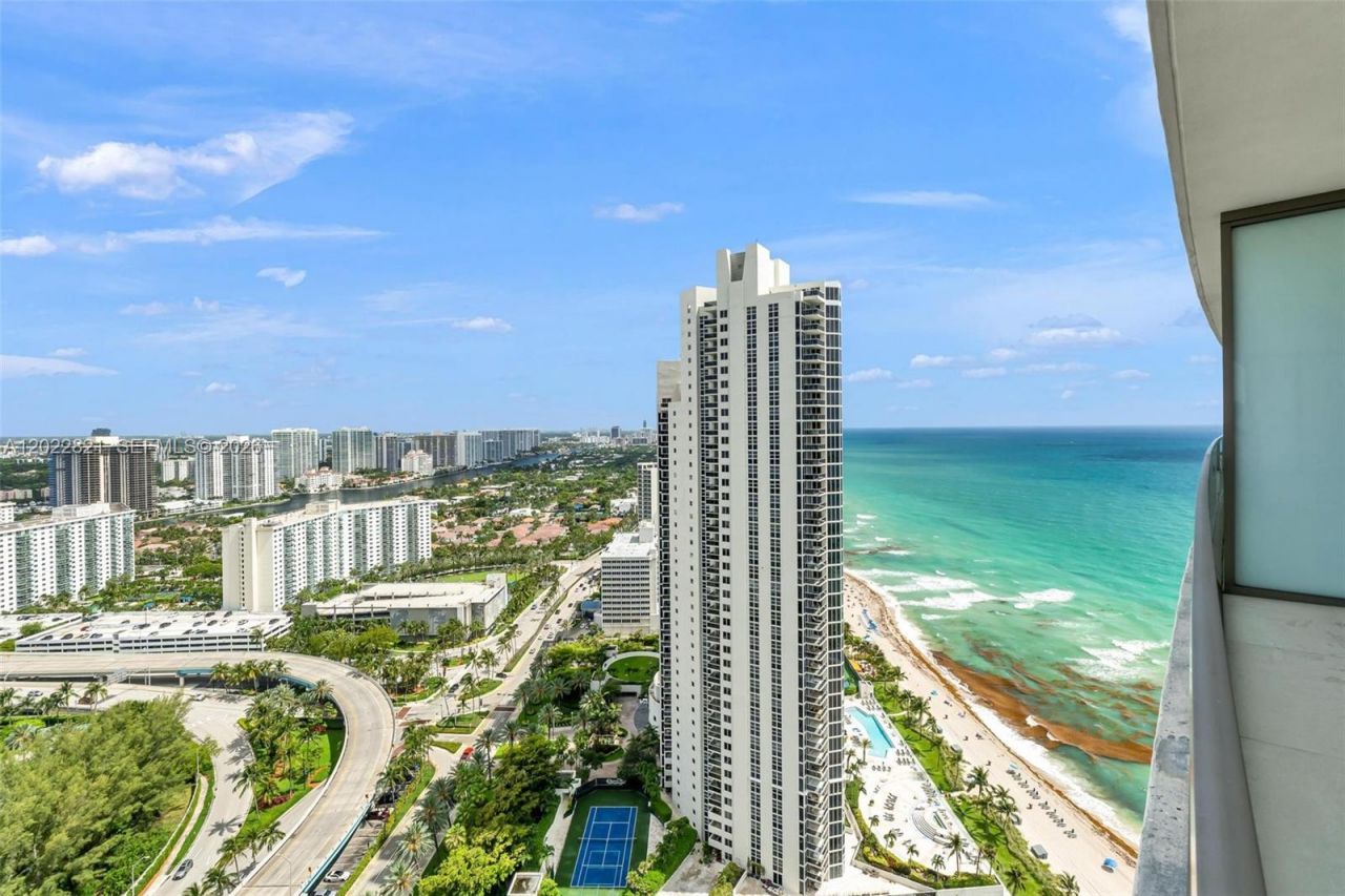 18975 Collins Ave , Unit 2802, Sunny Isles Beach, FL 33160 Photo