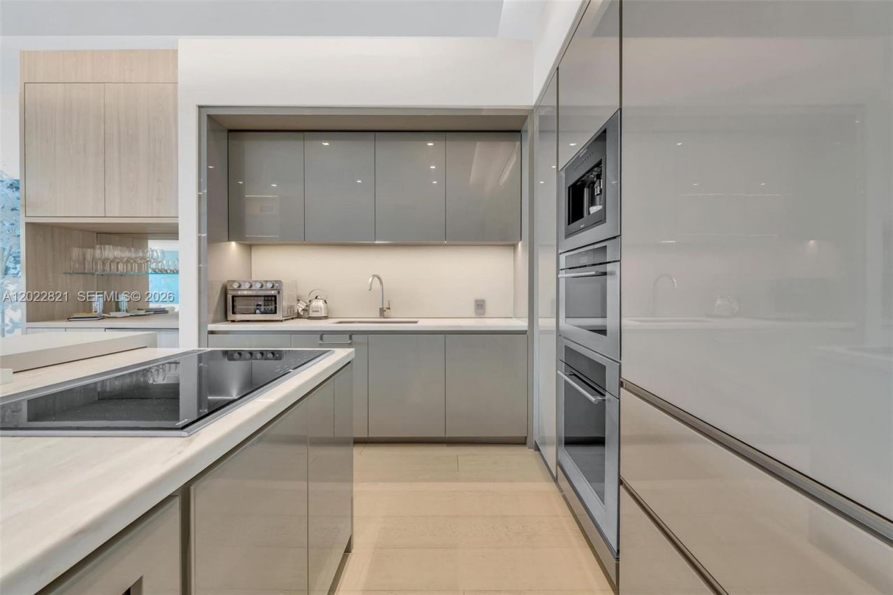 18975 Collins Ave , Unit 2802, Sunny Isles Beach, FL 33160 Photo
