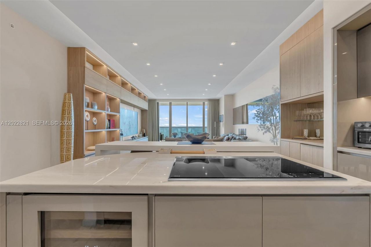 18975 Collins Ave , Unit 2802, Sunny Isles Beach, FL 33160 Photo